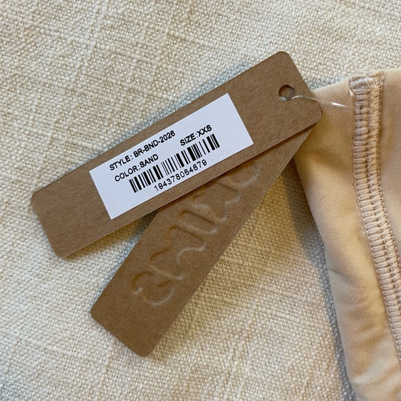 Skims Fits Everybody Bandeau Bra XXS - Picture 3 of 6